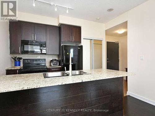 3910 - 4070 Confederation Parkway, Mississauga, ON - Indoor Photo Showing Kitchen With Double Sink