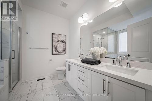 2 Silvermills Lane, Markham, ON - Indoor Photo Showing Bathroom