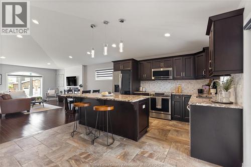 1467 Inverness, Windsor, ON - Indoor Photo Showing Kitchen With Upgraded Kitchen