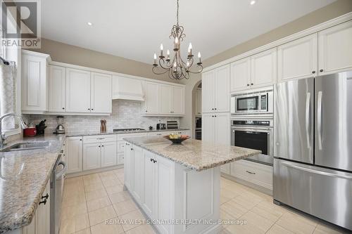 59 Bluff Trail, King, ON - Indoor Photo Showing Kitchen With Stainless Steel Kitchen With Upgraded Kitchen