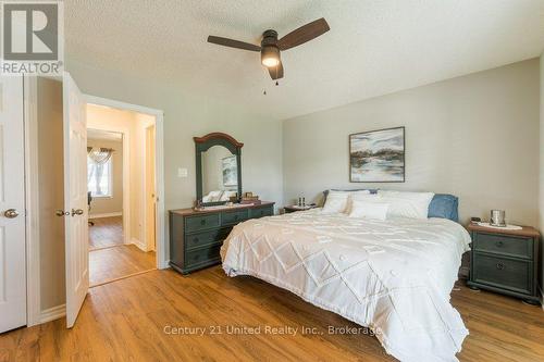 11 Algonquin Trail, Clarington (Bowmanville), ON - Indoor Photo Showing Bedroom
