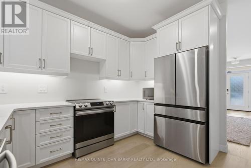 55 Athabaska Drive, Belleville (Thurlow Ward), ON - Indoor Photo Showing Kitchen With Upgraded Kitchen