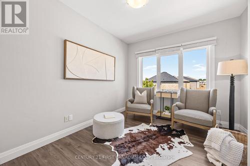 753 Superior Drive, London North (North B), ON - Indoor Photo Showing Living Room