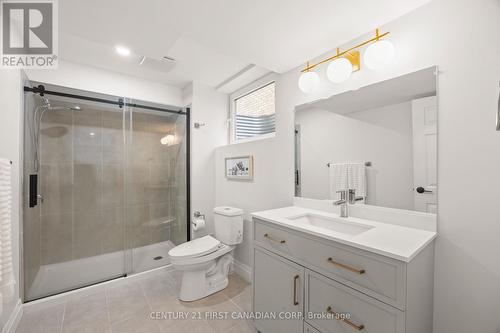 753 Superior Drive, London North (North B), ON - Indoor Photo Showing Bathroom