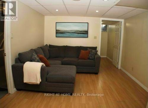 1741 Jobin Crescent, Ottawa, ON - Indoor Photo Showing Living Room