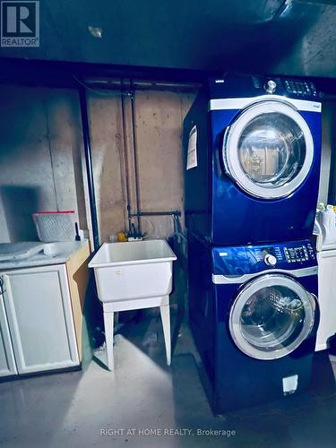 1741 Jobin Crescent, Ottawa, ON - Indoor Photo Showing Laundry Room