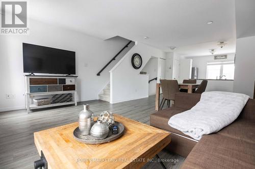 540 Recolte, Ottawa, ON - Indoor Photo Showing Living Room