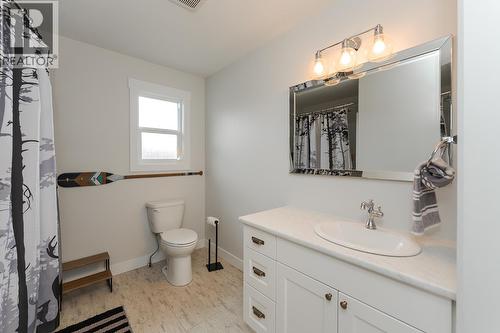 5245 Gable Place, Prince George, BC - Indoor Photo Showing Bathroom
