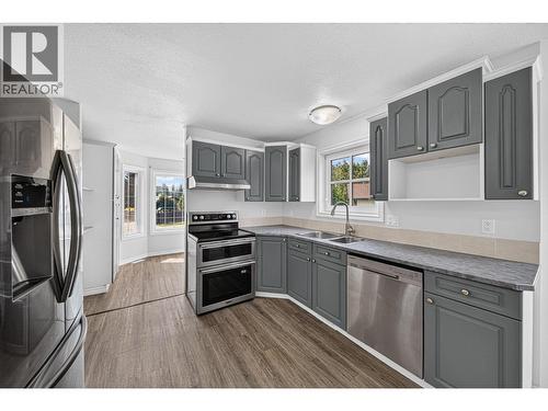 1255 Valley View Drive, Sparwood, BC - Indoor Photo Showing Kitchen With Stainless Steel Kitchen With Double Sink