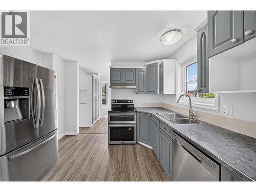 1255 Valley View Drive, Sparwood, BC - Indoor Photo Showing Kitchen With Stainless Steel Kitchen With Double Sink