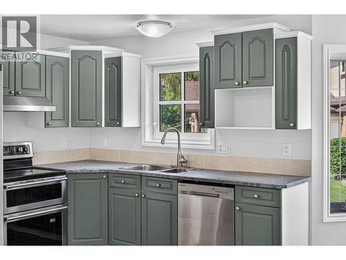 1255 Valley View Drive, Sparwood, BC - Indoor Photo Showing Kitchen With Stainless Steel Kitchen With Double Sink