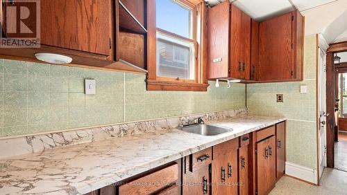 28 Dacotah Street, St. Catharines (Downtown), ON - Indoor Photo Showing Kitchen