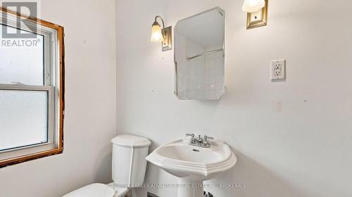 28 Dacotah Street, St. Catharines (Downtown), ON - Indoor Photo Showing Bathroom