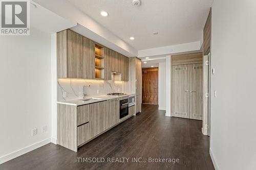 1609 - 18 Esther Shiner Boulevard, Toronto, ON - Indoor Photo Showing Kitchen