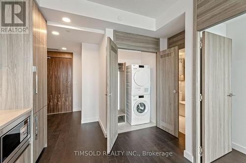1609 - 18 Esther Shiner Boulevard, Toronto, ON - Indoor Photo Showing Laundry Room