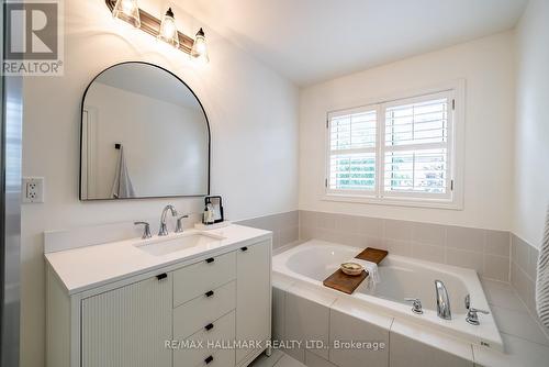 124 Bonnie Braes Drive, Brampton, ON - Indoor Photo Showing Bathroom