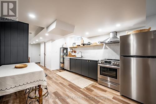 124 Bonnie Braes Drive, Brampton, ON - Indoor Photo Showing Kitchen