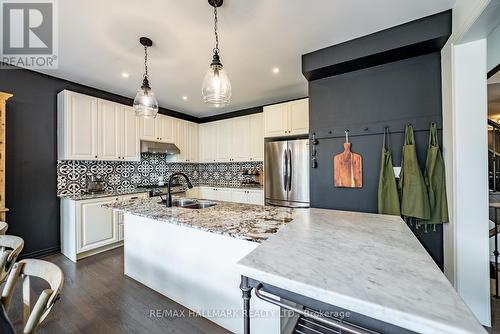 124 Bonnie Braes Drive, Brampton, ON - Indoor Photo Showing Kitchen With Double Sink With Upgraded Kitchen