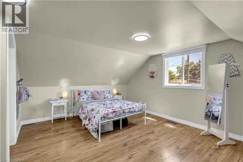 158 Grand Street, Brantford, ON - Indoor Photo Showing Bedroom