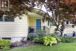 Front door/porch area - 