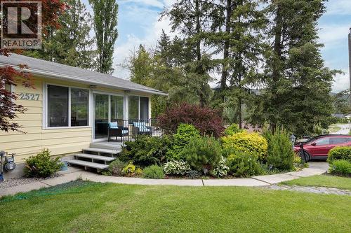 Front deck - 2527 Islandview Road, Blind Bay, BC - Outdoor