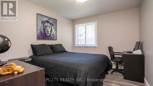 68 - 144 Conway Drive, London South (South X), ON - Indoor Photo Showing Bedroom