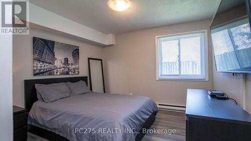 68 - 144 Conway Drive, London South (South X), ON - Indoor Photo Showing Bedroom