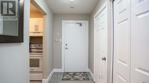 68 - 144 Conway Drive, London South (South X), ON - Indoor Photo Showing Other Room