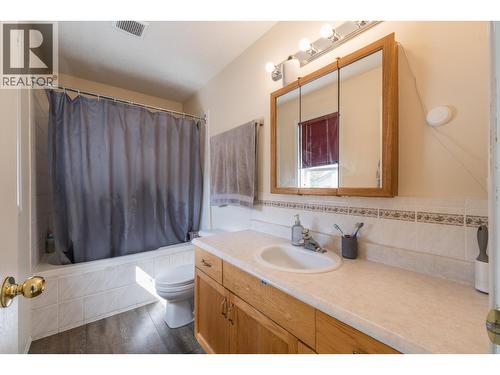 6857 Westgate Avenue, Prince George, BC - Indoor Photo Showing Bathroom