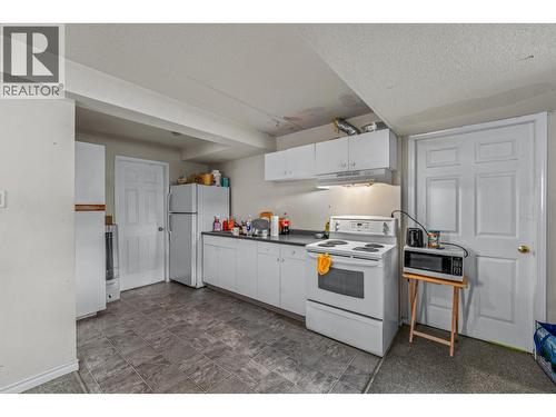 6857 Westgate Avenue, Prince George, BC - Indoor Photo Showing Kitchen