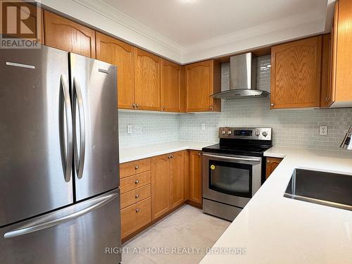 737 Caboto Trail, Markham, ON - Indoor Photo Showing Kitchen