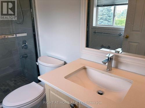 737 Caboto Trail, Markham, ON - Indoor Photo Showing Bathroom