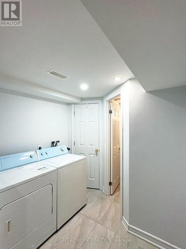 737 Caboto Trail, Markham, ON - Indoor Photo Showing Laundry Room