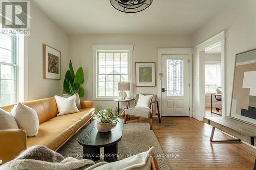 270 Beach Boulevard, Hamilton, ON - Indoor Photo Showing Living Room