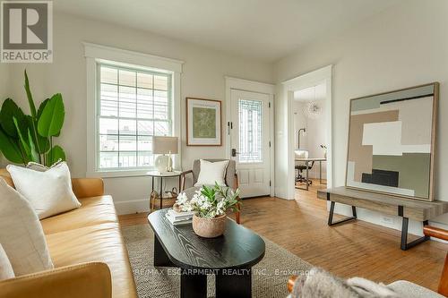 270 Beach Boulevard, Hamilton, ON - Indoor Photo Showing Living Room