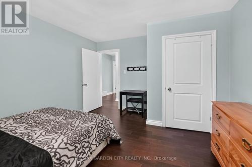 134 Russ Road, Grimsby, ON - Indoor Photo Showing Bedroom