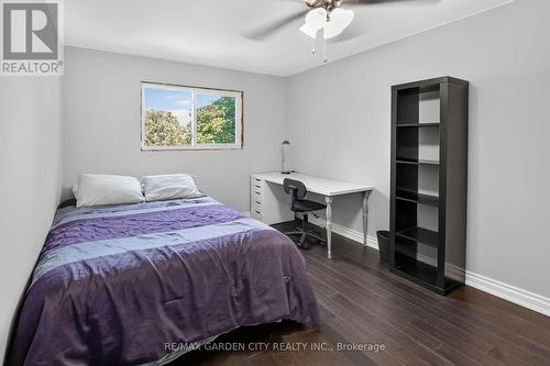 134 Russ Road, Grimsby, ON - Indoor Photo Showing Bedroom