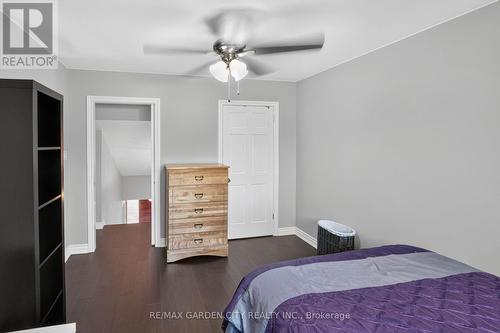 134 Russ Road, Grimsby, ON - Indoor Photo Showing Bedroom