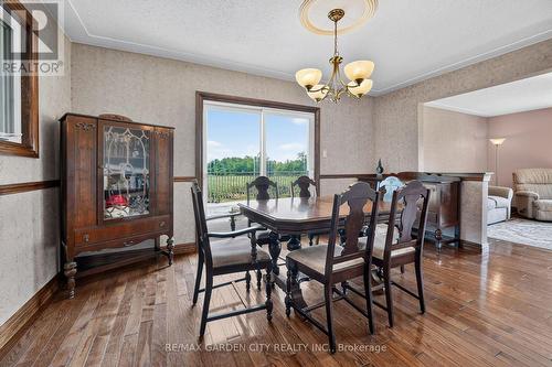 134 Russ Road, Grimsby, ON - Indoor Photo Showing Dining Room