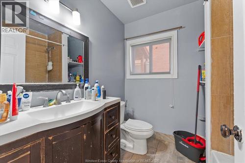 686 Church Street, Windsor, ON - Indoor Photo Showing Bathroom