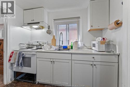 686 Church Street, Windsor, ON - Indoor Photo Showing Kitchen