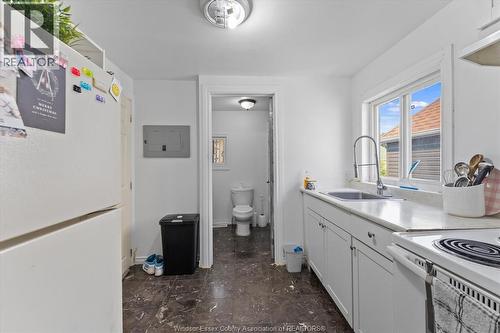 686 Church Street, Windsor, ON - Indoor Photo Showing Kitchen