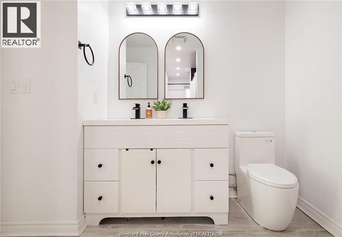 22 University Drive, Chatham, ON - Indoor Photo Showing Bathroom