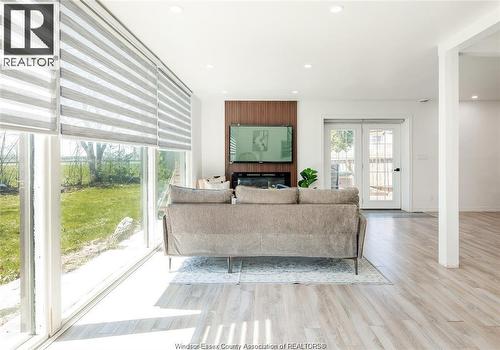 22 University Drive, Chatham, ON - Indoor