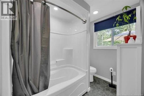 700 Route 121, Bloomfield, NB - Indoor Photo Showing Bathroom