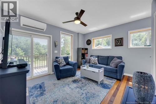 700 Route 121, Bloomfield, NB - Indoor Photo Showing Living Room