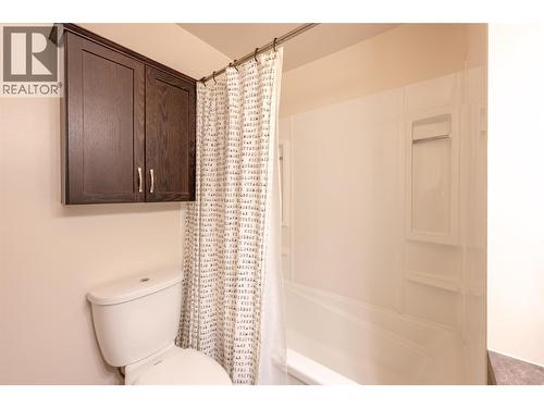 9705 Sargeant Street, Summerland, BC - Indoor Photo Showing Bathroom