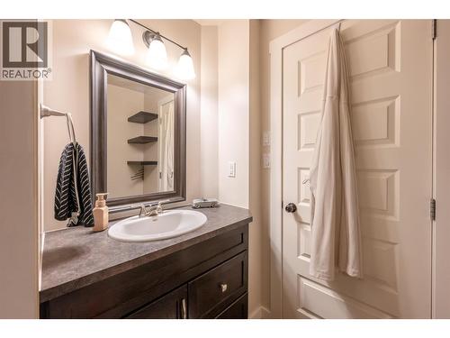 9705 Sargeant Street, Summerland, BC - Indoor Photo Showing Bathroom