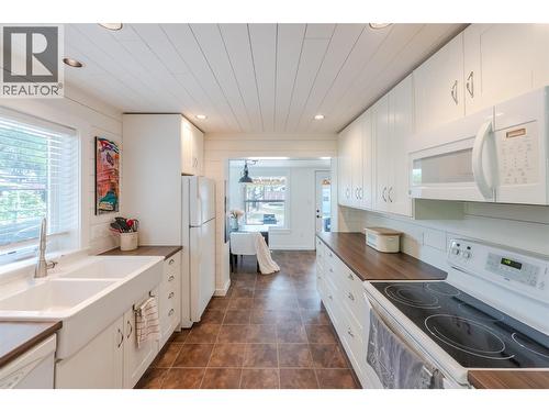 9705 Sargeant Street, Summerland, BC - Indoor Photo Showing Kitchen With Double Sink