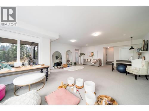 1349 Rocky Point Drive Unit# 2, Kelowna, BC - Indoor Photo Showing Other Room